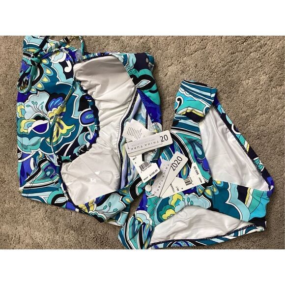 New. Trina Turk paisley swirl tankini set. Retails $168. Size 4 - Picture 7 of 7